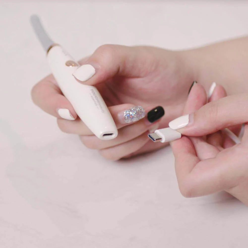 <strong>Resvänlig & uppladdningsbar</strong>